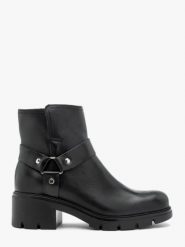 Czarne botki biker boots ze skóry licowej. Czarne botki damskie Ryłko, ze skóry, klasyczne, z okrągłym noskiem, bez obcasa, na obcasie, bez zapięcia. Za 549.99 zł.