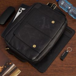 Torba męska na ramię skórzana duża A4 czarna do pracy Beltimore N15. Czarne torby męskie na ramię bez wzorów, na ramię, duże. Za 299.99 zł.