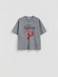 T-shirt z nadrukiem - ciemnoszary. Szare t-shirty damskie Reserved, l, bez wzorów, z bawełny, bez kołnierzyka. Za 59.99 zł.