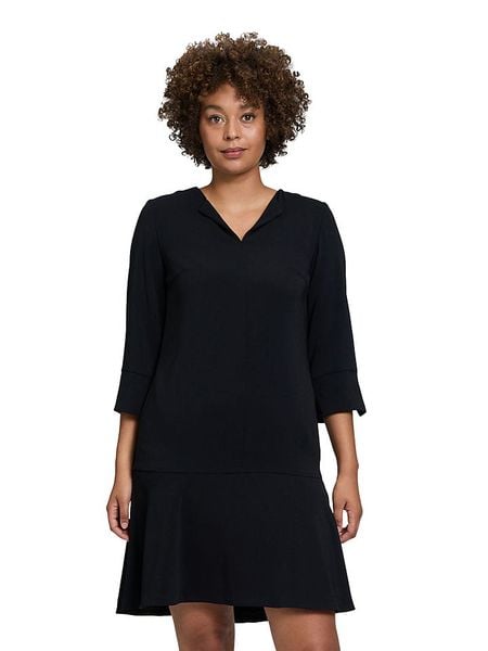 CARTOON Sukienka w kolorze czarnym rozmiar: 42. Czarne sukienki damskie Cartoon, na co dzień, bez wzorów, bez kołnierzyka, bez ramiączek, midi, proste. Za 130.50 zł.