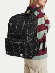 DC Shoes Plecak CWBEO-DCI-HT-008-10 Czarny. Czarne plecaki męskie DC Shoes, bez wzorów, z materiału. Za 99.99 zł.