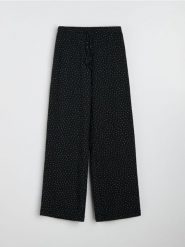 Spodnie wide leg w groszki - czarny. Czarne spodnie materiałowe damskie Sinsay, bez wzorów. Za 49.99 zł.