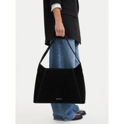 Torebka Badura. Czarne torebki klasyczne damskie Badura, bez wzorów, bez dodatków. Za 426.99 zł.