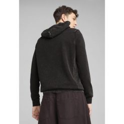 Męska bluza z kapturem z efektem sprania PUMA Class PUMA Black. Czarne bluzy z kapturem męskie Puma, m, z gumy. W wyprzedaży za 139.00 zł.