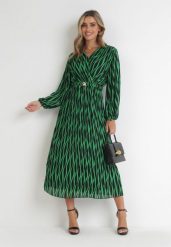 Zielona Rozkloszowana Sukienka Plisowana z Paskiem Famalee. Zielone sukienki damskie Born2be, l, bez wzorów, eleganckie, bez kołnierzyka, bez ramiączek, maxi, kopertowe. W wyprzedaży za 183.99 zł.