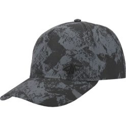 Czapka z daszkiem męska CAM004B - głęboka czerń allover. Czapki męskie 4f, bez wzorów. W wyprzedaży za 49.99 zł.