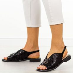 Czarne skórzane płaskie sandały damskie S.Barski 094. Czarne sandały damskie S.BARSKI, z aplikacjami, ze skóry, bez obcasa, na płaskiej podeszwie. Za 219.00 zł.