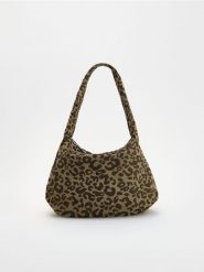 Tkaninowa torebka hobo - wielobarwny. Torebki klasyczne damskie Reserved, bez wzorów, z tkaniny, bez dodatków. W wyprzedaży za 79.99 zł.