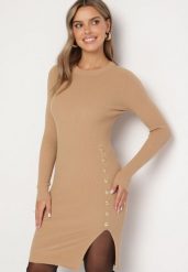 Ciemnobeżowa Prążkowana Sukienka z Modalem i Wiskozą o Dopasowanym Kroju Ozdobiona Napami Reallia. Brązowe sukienki damskie Born2be, m, bez wzorów, z jeansu, eleganckie, bez kołnierzyka, bez ramiączek, midi, dopasowane. W wyprzedaży za 79.99 zł.