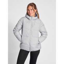 Damska kurtka puchowa Hummel GC Nicola. Szare kurtki damskie HUMMEL, na jesień, xs, bez wzorów, z materiału, z kapturem. Za 398.95 zł.