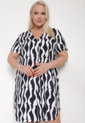 Granatowo-Biała Rozkloszowana Sukienka z Dekoltem w Serek Vikisora. Niebieskie sukienki damskie Born2be, na lato, xl, bez wzorów, z materiału, bez kołnierzyka, bez ramiączek, midi, rozkloszowane. W wyprzedaży za 87.99 zł.