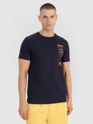 4F T-shirt regular z nadrukiem męski - granatowy M. Niebieskie t-shirty męskie 4f, m, bez wzorów, z bawełny, bez kołnierzyka. Za 49.99 zł.