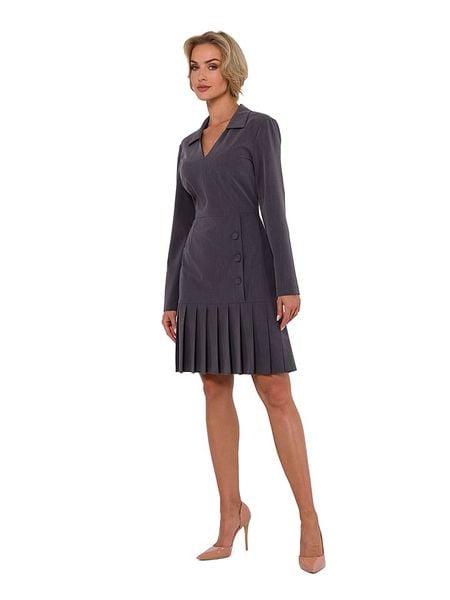 Made of emotion Sukienka w kolorze antracytowym rozmiar: L. Czarne sukienki damskie Made Of Emotion, na co dzień, l, bez wzorów, bez kołnierzyka, bez ramiączek, midi, proste. Za 178.79 zł.