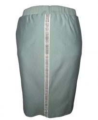 Błękitna dresowa spódnica Bea na gumce OSTATNIE SZTUKI PLUS SIZE XXL. Niebieskie spódniczki damskie Moda Size Plus Iwanek, l, z aplikacjami, z bawełny, eleganckie, plus size, midi. W wyprzedaży za 49.90 zł.