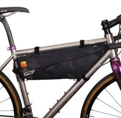 Akcesoria rowerowe - Torba na ramę X-Touring Cybercamo - Rozmiar L - Woho. Czarne torebki klasyczne damskie WOHO, bez wzorów, z materiału, bez dodatków. Za 378.50 zł.