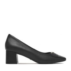 Czółenka MEXX. Czarne czółenka damskie Mexx, bez wzorów, bez obcasa. Za 369.99 zł.