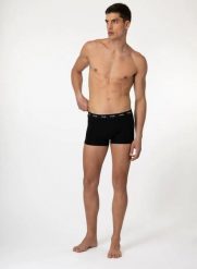 Boksers 1-pakowy czarny m. Czarne bokserki męskie Fila, bez wzorów, z materiału. Za 61.39 zł.