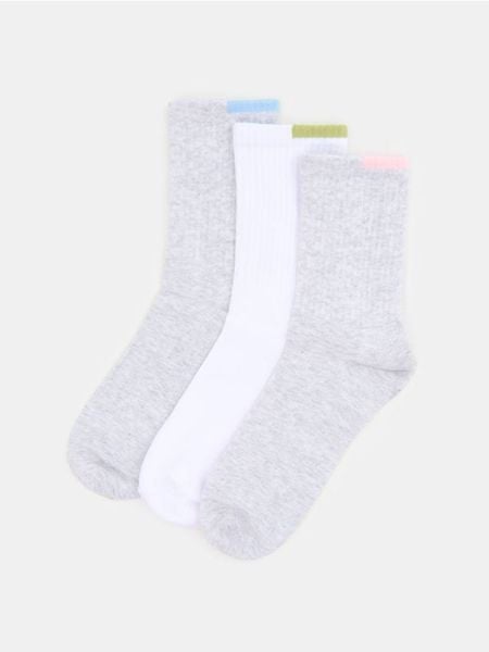 Bawełniane skarpetki 3 pack - wielobarwny. Skarpetki damskie Sinsay, bez wzorów, z bawełny. Za 15.99 zł.