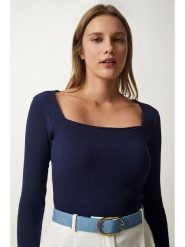 Trendyol Koszulka w kolorze granatowym rozmiar: S/M. Niebieskie bluzki damskie Trendyol, m, bez wzorów, bez kołnierzyka, bez ramiączek. Za 78.95 zł.