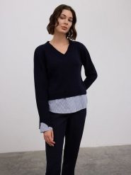 BGN Sweter w kolorze granatowym rozmiar: 34. Niebieskie swetry klasyczne damskie BGN, z wełny, bez kołnierzyka. Za 117.73 zł.
