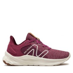 Buty do biegania New Balance. Czerwone obuwie do biegania damskie New Balance. Za 339.99 zł.