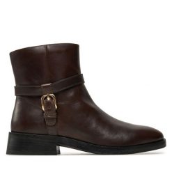 Botki Geox. Brązowe botki damskie Geox, bez obcasa, na płaskiej podeszwie, bez zapięcia. Za 759.99 zł.