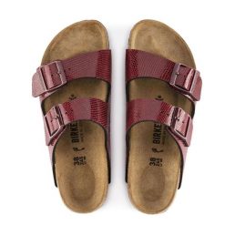 Klapki damskie Birkenstock Arizona. Czerwone klapki damskie Birkenstock, bez wzorów, z materiału, bez obcasa. Za 287.00 zł.