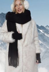 Czarny Szalik z Ozdobnymi Frędzlami Esariana. Czarne szaliki i kominy damskie Born2be, bez wzorów. Za 39.99 zł.