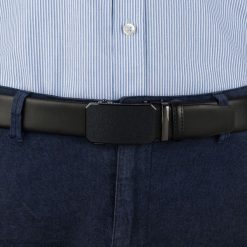 Pasek męski skórzany 3,5 cm klamra automatyczna Beltimore czarny 51-571 : Kolory - czarny, Rozmiar pasków - r.120-135 cm. Czarne paski męskie bez wzorów, ze skóry, wizytowe. Za 64.99 zł.