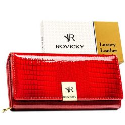 Duży, lakierowany portfel damski ze skóry naturalnej w czerwonym kolorze zamykany na zatrzask RH-20A-1-RS Rovicky. Czerwone portfele damskie ROVICKY, bez wzorów, z lakierowanej skóry. Za 94.99 zł.