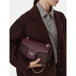 Torebka Nine West. Czerwone torebki klasyczne damskie Nine West, bez wzorów, bez dodatków. Za 229.99 zł.
