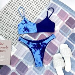 Strój kąpielowy dwuczęściowy z wysokiej jakości materiałów na plażę i basen Everarda. Bikini damskie Intica, bez wzorów. Za 109.00 zł.