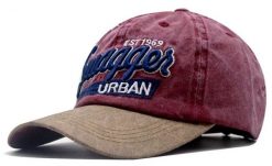 Czapka z Daszkiem, Czerwona z Napisem Swagger, z Regulacją Rozmiaru, Bawełniana. Czerwone czapki męskie Pako Jeans, na lato, bez wzorów, z bawełny. Za 39.00 zł.