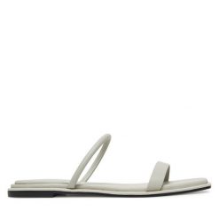 Klapki Calvin Klein. Brązowe klapki damskie CALVIN KLEIN, bez wzorów, bez obcasa. Za 439.99 zł.