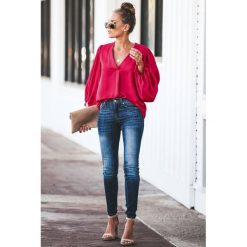 Damska bluzka ZORNICA PINK. Czerwone bluzki damskie Damska bluzka ZORNICA PINK, l, bez wzorów, bez kołnierzyka, bez ramiączek. W wyprzedaży za 69.00 zł.