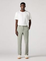 Levi's Spodnie chino w kolorze zielonym rozmiar: W31/L30. Zielone spodnie materiałowe męskie Levi's, bez wzorów. Za 131.43 zł.