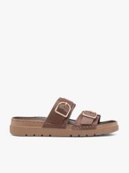 Brązowe klapki z dwoma paskami. Brązowe klapki damskie Ryłko, bez wzorów, ze skóry, bez obcasa, na płaskiej podeszwie. Za 379.99 zł.