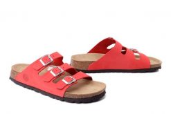 DR. BRINKMANN 701004-04 rot, klapki damskie. Czerwone klapki damskie Dr. Brinkmann, bez wzorów, ze skóry, bez obcasa. Za 269.90 zł.