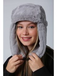 Lucky Bees Czapka w kolorze jasnoszarym rozmiar: onesize. Szare czapki zimowe damskie Lucky Bees, z futra. Za 43.99 zł.