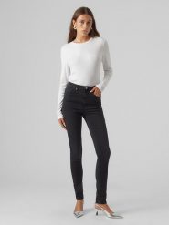 Vero Moda Koszulka "Roma" w kolorze białym rozmiar: XL. Białe bluzki damskie Vero Moda, s, bez wzorów, z lyocellu, klasyczne, bez kołnierzyka, bez ramiączek. Za 52.67 zł.