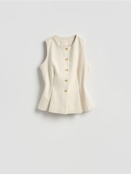 Kamizelka - kremowy. Białe kamizelki damskie Reserved, l, z bawełny. Za 139.99 zł.