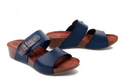DR. BRINKMANN 700959-5 blau, klapki profilaktyczne damskie. Niebieskie klapki damskie Dr. Brinkmann, bez wzorów, ze skóry, bez obcasa. Za 274.90 zł.