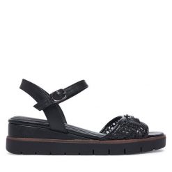 Sandały Tamaris. Czarne sandały damskie Tamaris, bez wzorów, bez obcasa, na koturnie. Za 329.99 zł.