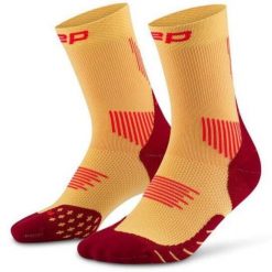 Męskie krótkie skarpety kompresyjne sportowe Core Run do połowy łydki CEP. Czerwone skarpetki męskie CEP, bez wzorów, z elastanu. Za 79.00 zł.