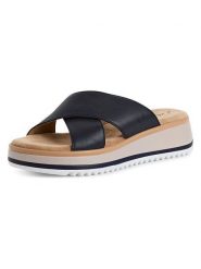 S.Oliver Skórzane klapki w kolorze czarnym rozmiar: 36. Czarne klapki damskie S.Oliver, bez wzorów, bez obcasa, na platformie. Za 173.99 zł.