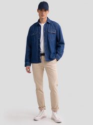 Koszula męska jeansowa granatowa Cody 584. Niebieskie koszule męskie Big Star, l, bez wzorów, z denimu, bez kołnierzyka, bez ramiączek. W wyprzedaży za 119.99 zł.