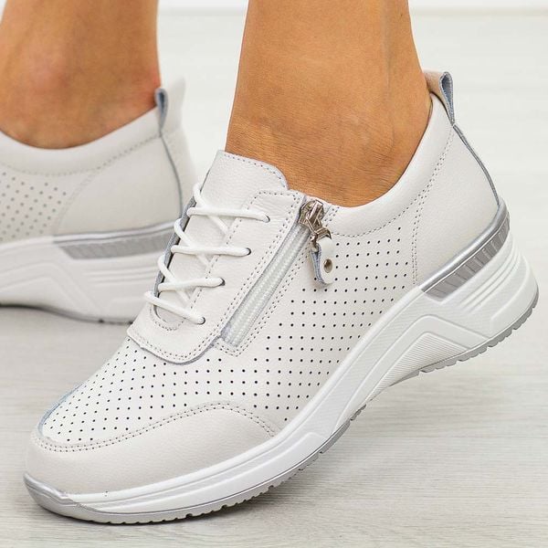 Białe skórzane półbuty damskie Jezzi 4634. Białe półbuty damskie Jezzi, bez wzorów, z jeansu, biznesowe, bez obcasa. Za 259.00 zł.