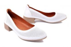 ARTIKER RELAKS 52C0613 biały, półbuty damskie. Białe półbuty damskie Artiker Relaks, bez wzorów, ze skóry, bez obcasa, na obcasie. Za 167.94 zł.