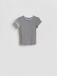 T-shirt z kontrastową wstawką - jasnoszary. Szare t-shirty damskie Reserved, l, bez wzorów, z dzianiny, bez kołnierzyka. Za 49.99 zł.