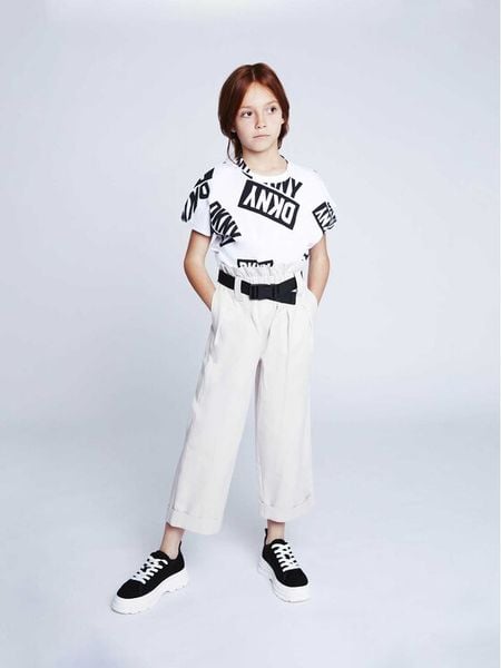 DKNY T-Shirt D35S84 S Czarny Regular Fit. Czarne koszulki dziewczęce DKNY, s, bez wzorów, z bawełny, bez ramiączek. Za 149.99 zł.